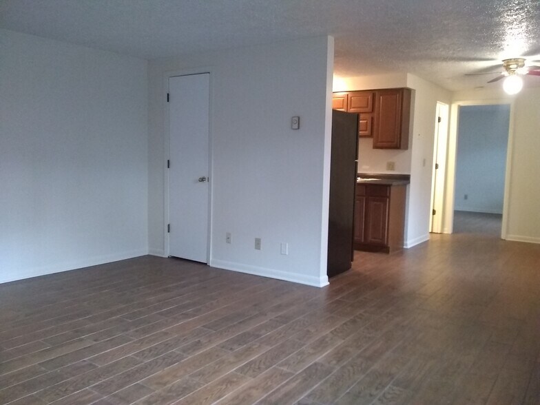 Building Photo - 6062 Donna-Jay Dr