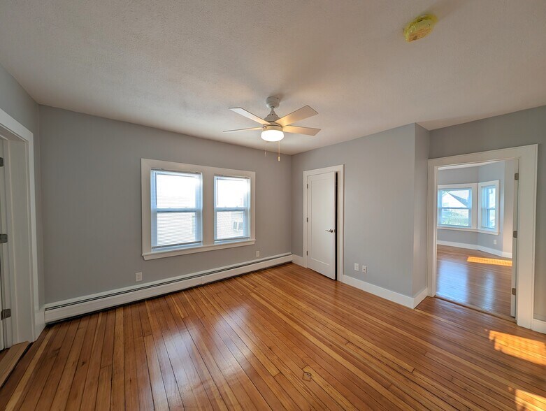 Building Photo - 356 Somerville Ave