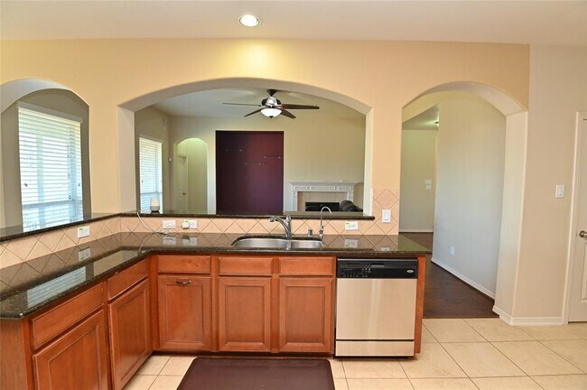 Building Photo - 5215 Field Briar Ln
