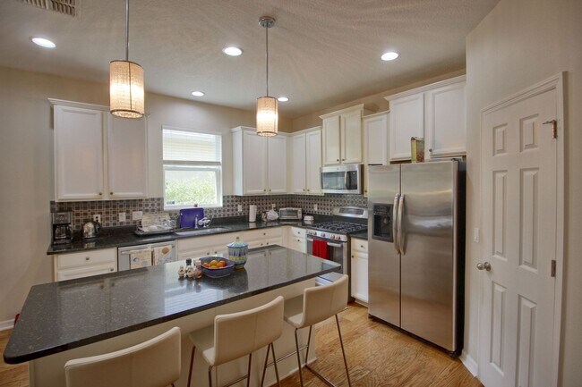 Building Photo - 7973 Pleasant Pine Cir