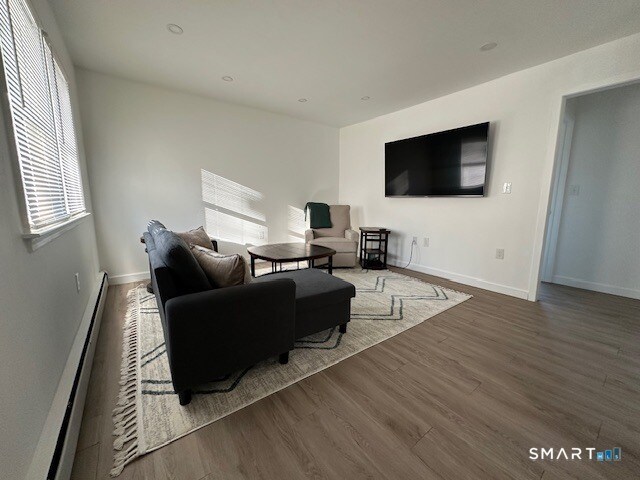 Building Photo - 15 Oakwood Rd