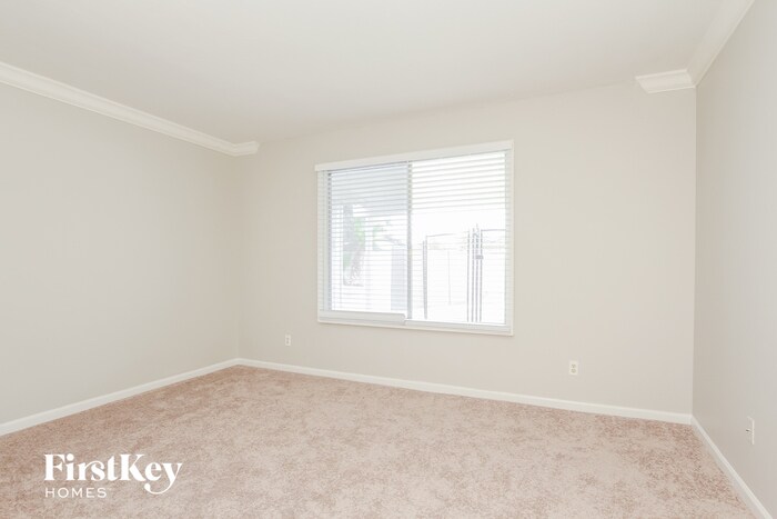 Building Photo - 11631 N 58th Dr