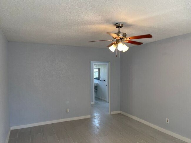 Building Photo - Coming Soon Modesto Renovated 3 Bedroom 1 ...