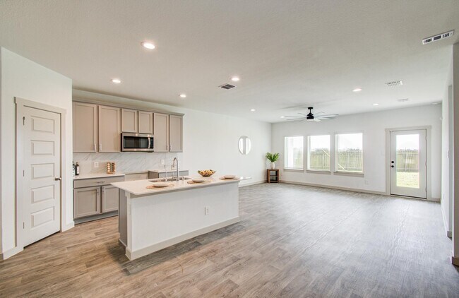 Building Photo - 14506 Rain Tree Dr