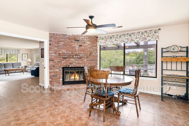 Building Photo - 1028 Capra Way