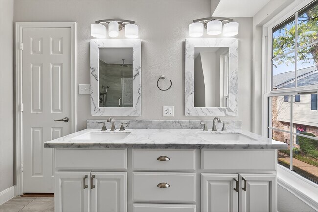 Building Photo - 6351 Briar Rose Dr