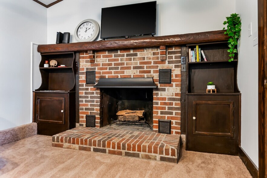 Building Photo - 316 Poplar Hill Ln