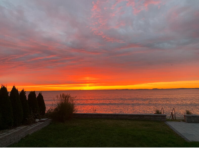 Back view - 97 Grovers Ave