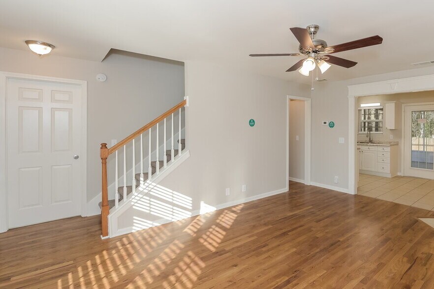 Building Photo - 1403 Teresa Ln