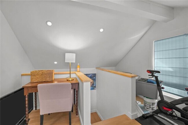 Building Photo - 2 Channing Pl
