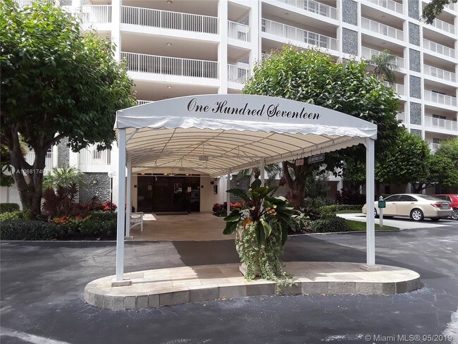 Building Photo - 3499 Oaks Way