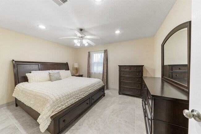 Building Photo - 14702 Westway Ln