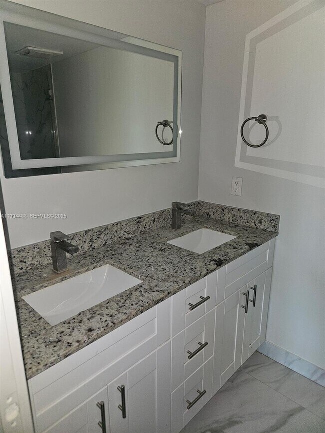 Building Photo - 488 NE 18th Ave