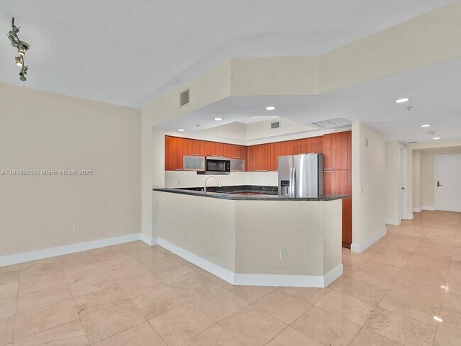 Building Photo - 15051 Royal Oaks Ln