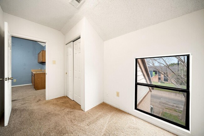 Building Photo - 8359 Sands Point Dr