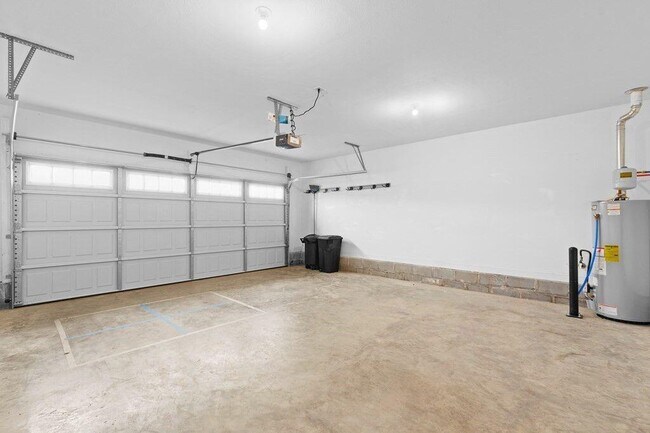 Building Photo - 5120 Meadowbend Dr NE