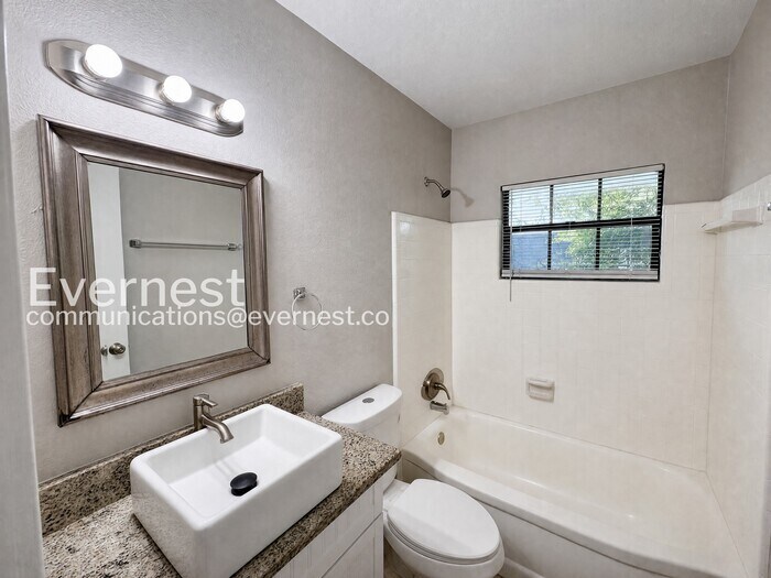 Building Photo - 2112 Wolf Rd
