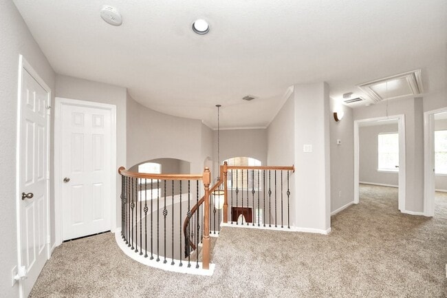 Building Photo - 4422 Roundtree Ln