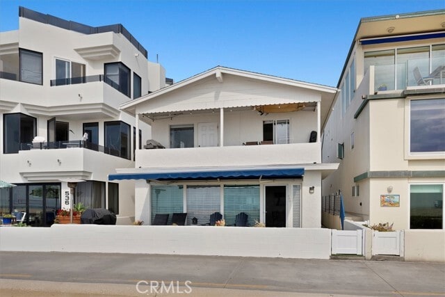 Building Photo - 530 The Strand