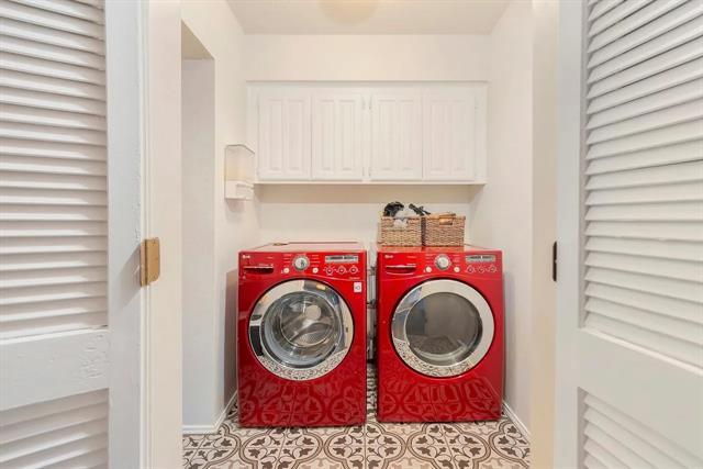 Building Photo - 1132 Sunrise Dr