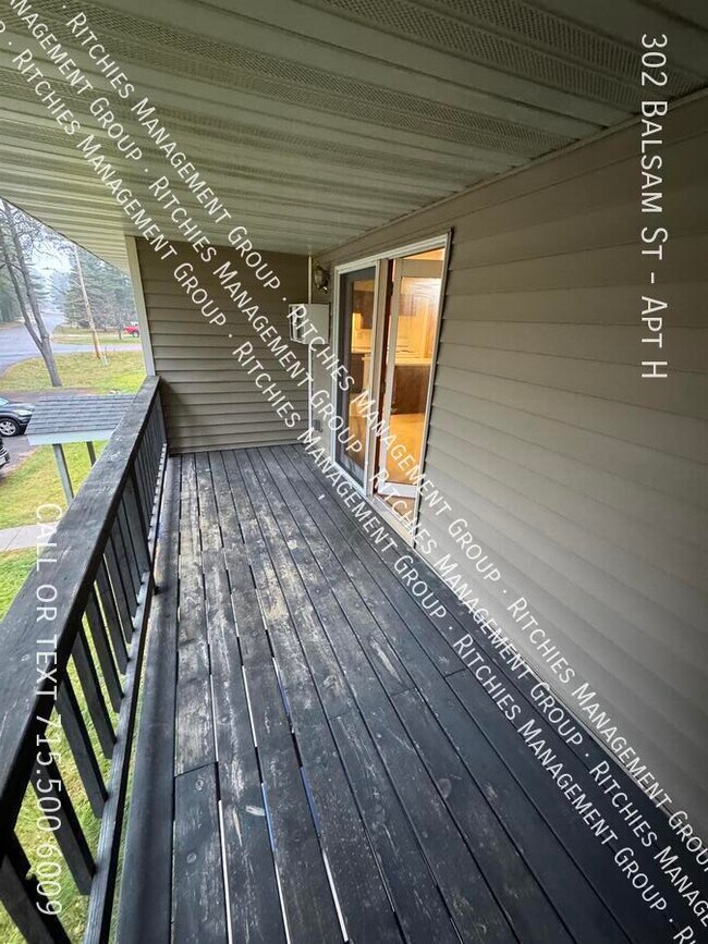 Building Photo - 302 Balsam St