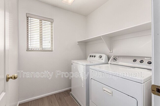 Building Photo - 38444 N Joann Way