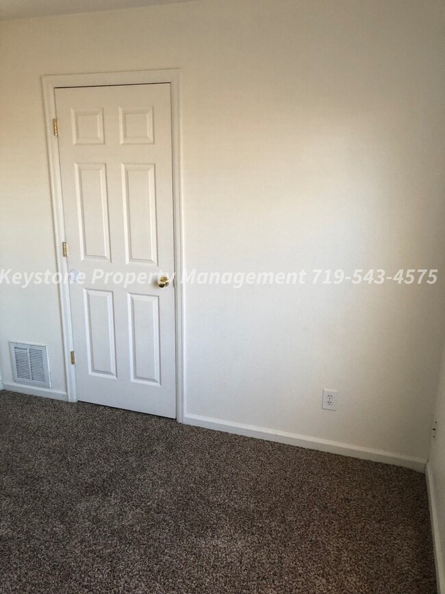 Building Photo - Beautifully Maintained Home in Pueblo West 3 Bed/2 Bath/2 Car Garage $2000/$2000