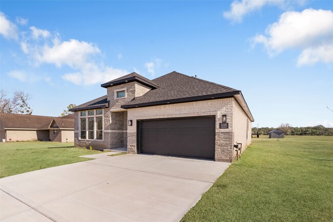 Building Photo - 208 Silverleaf Rd