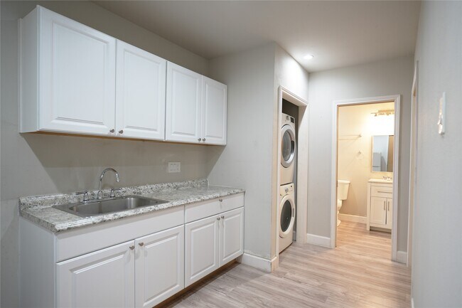 Building Photo - 5630 Havenwood Creek Ct