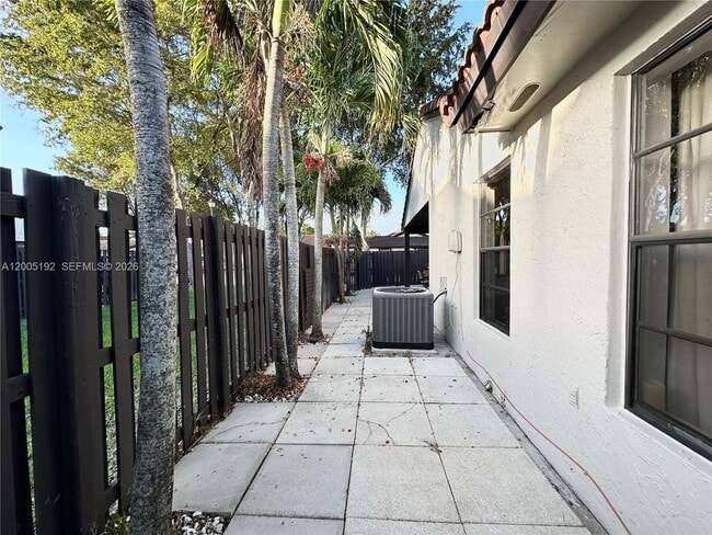 Building Photo - 4840 SW 149th Ct