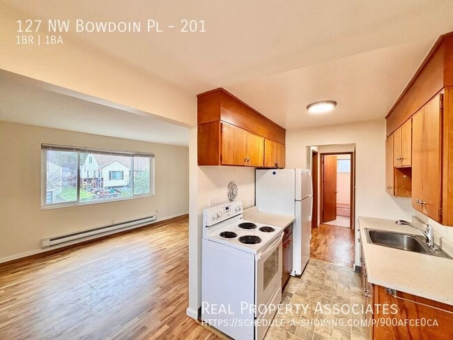 Building Photo - 127 NW Bowdoin Pl