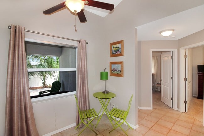 Building Photo - South Venice Annual Home For Rent