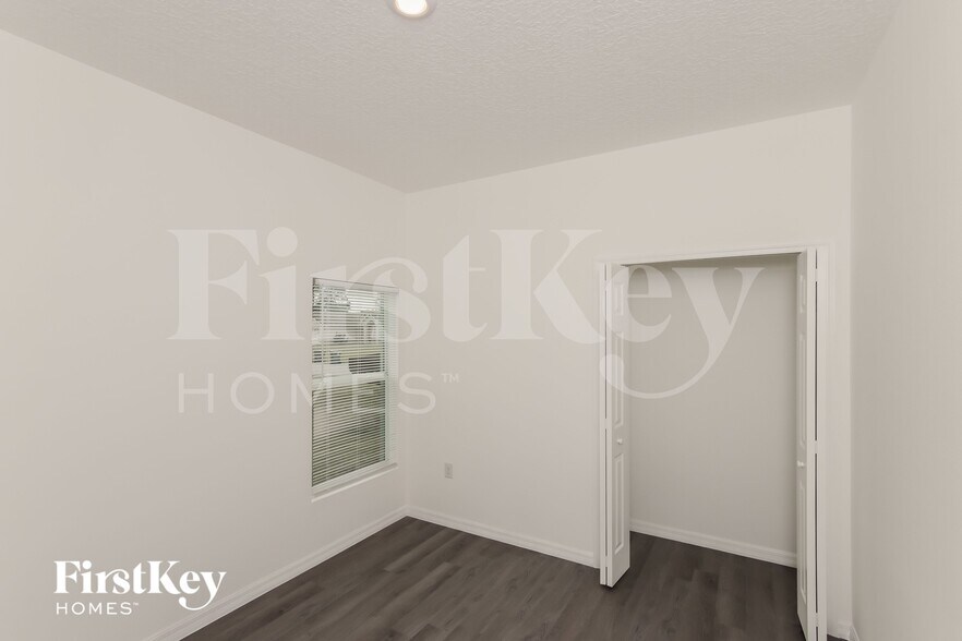 Building Photo - 1021 Locust Ave