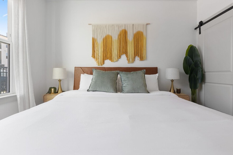 Building Photo - 1301 Leah Ave