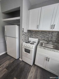 Building Photo - 22-24-24 Brown St