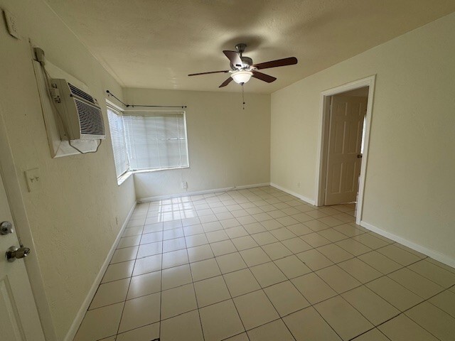 Building Photo - 1709 Moffett St