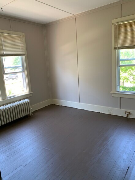 Building Photo - 115 Bullman St