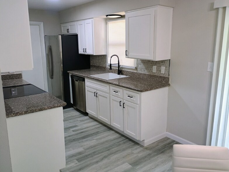 Building Photo - 5834 Forest Grove Blvd