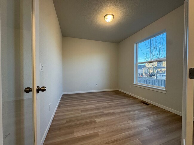 Building Photo - Beautiful New 2 Story Home w/Finished Basement!