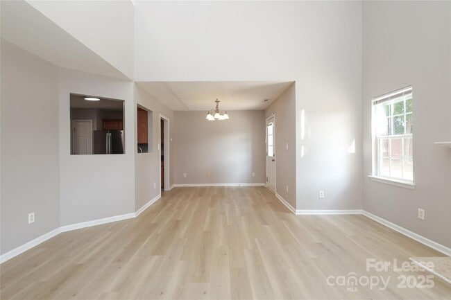 Building Photo - 4112 Chatterleigh Dr