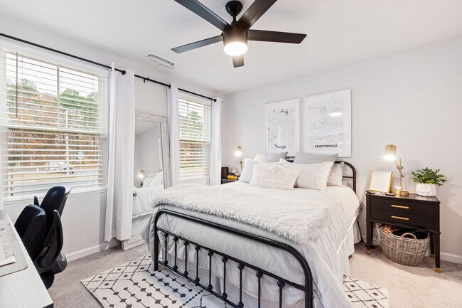 Building Photo - Modern 3-Bedroom Townhome in Magnolia Trace!