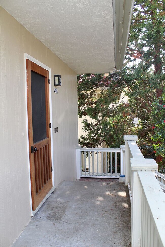 Building Photo - rbhl01