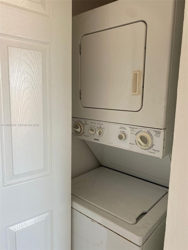 Building Photo - 7626 Byron Ave