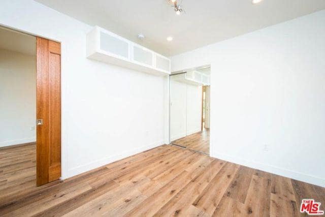 Building Photo - 2341 3/4 Beach Ave