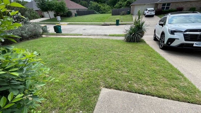 Building Photo - Nice Single Story in Waterford Oaks-Cedar Hill