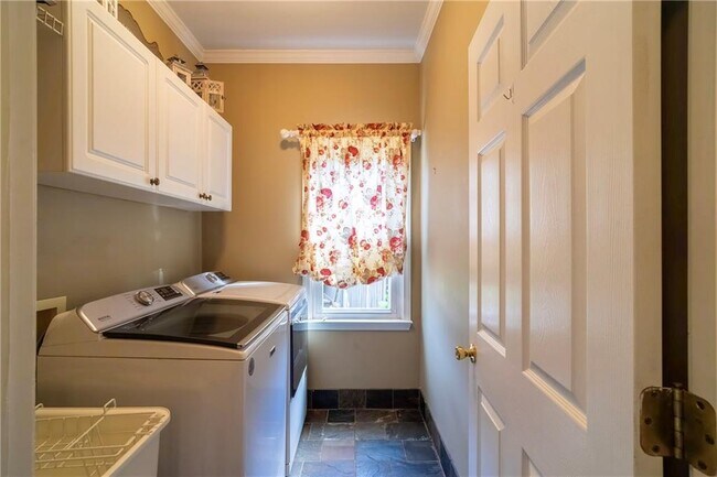 Building Photo - 6850 Weatherstone Way