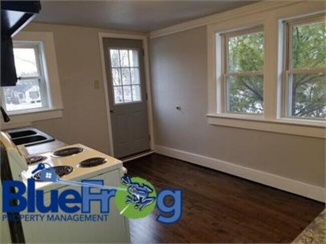 Building Photo - 907 Kellogg St