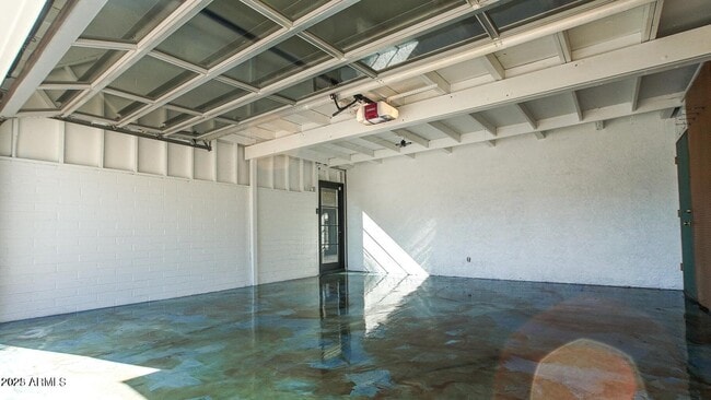 Building Photo - 902 W Verde Ln