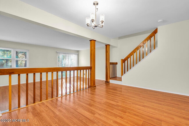 Building Photo - 438 Oak Knoll Dr