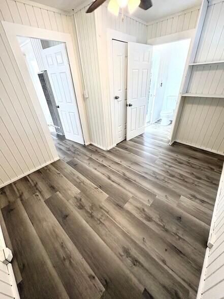 Building Photo - 754 W Elberon Ave